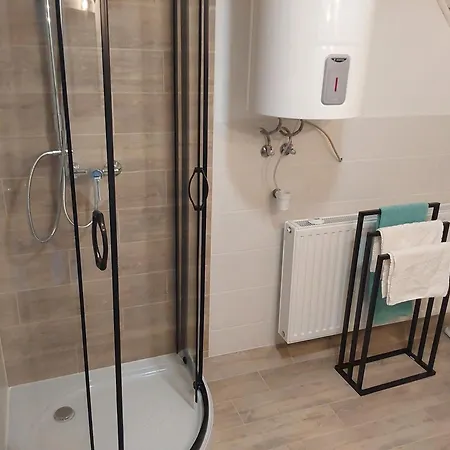 Tuerkiz - 5 Szobas 13 Fos Apartmanhaz 4km A Balaton- Apartmán Balatonszabadi Fürdőtelep
