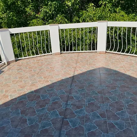Tuerkiz - 5 Szobas 13 Fos Apartmanhaz 4km A Balaton- דירה