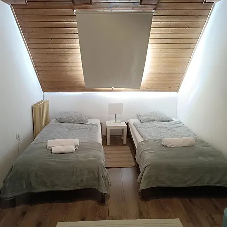 Tuerkiz - 5 Szobas 13 Fos Apartmanhaz 4km A Balaton- דירה Balatonszabadi Fürdőtelep