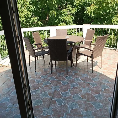 Tuerkiz - 5 Szobas 13 Fos Apartmanhaz 4km A Balaton- דירה
