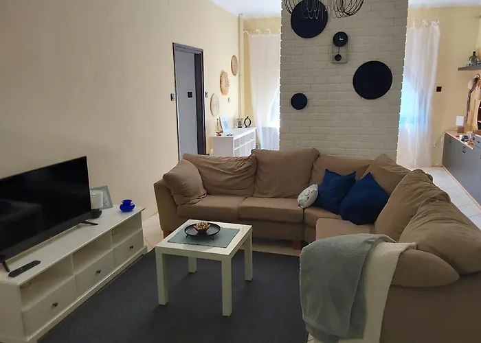 Türkiz - 5 Szobás 13 Fős 4km A Balaton- Apartman *