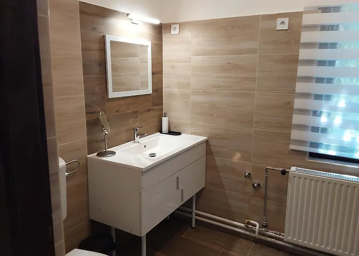 Türkiz - 5 Szobás 13 Fős 4km A Balaton- Apartman *