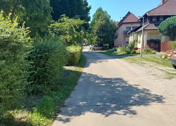 Türkiz - 5 Szobás 13 Fős 4km A Balaton- Balatonszabadi Fürdőtelep