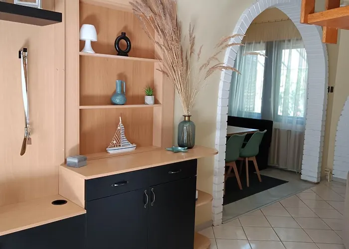 Türkiz - 5 Szobás 13 Fős 4km A Balaton- Apartman *