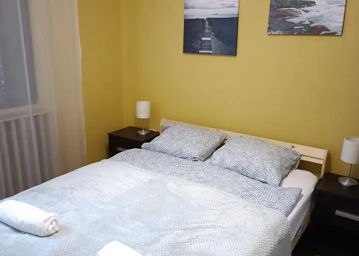 Apartman Türkiz - 5 Szobás 13 Fős 4km A Balaton- *